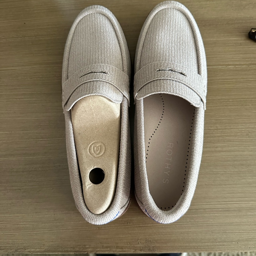 Brand new Women’s Rothy's Dove grey penny loafers size 9